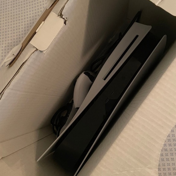 PS 5 - Picture 7 of 8